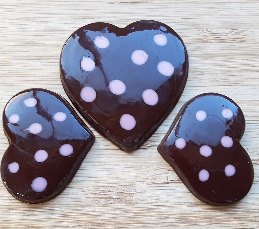 チョコペンで型流しドットの画像