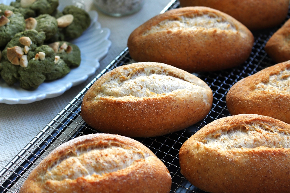 ライ麦入りプチパンの画像