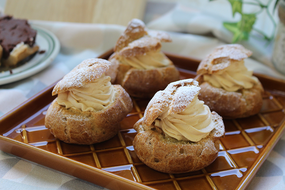 ライ麦粉の塩キャラメルシュークリームの画像