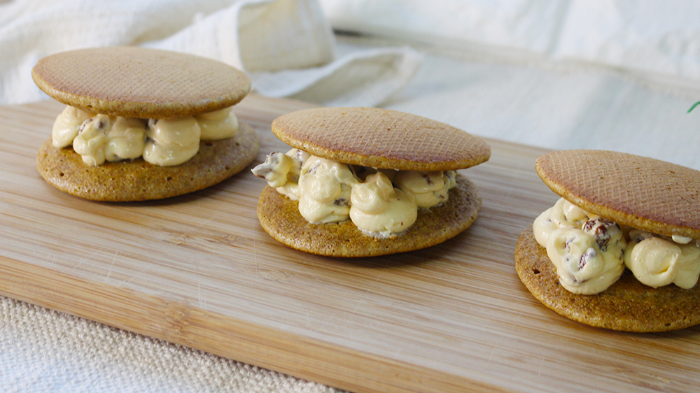 ブラン入りどら焼き(ラムレーズンクリーム)の画像