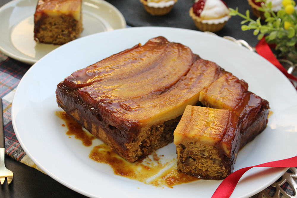 ほろ苦い甘さのキャラメルバナナケーキの画像