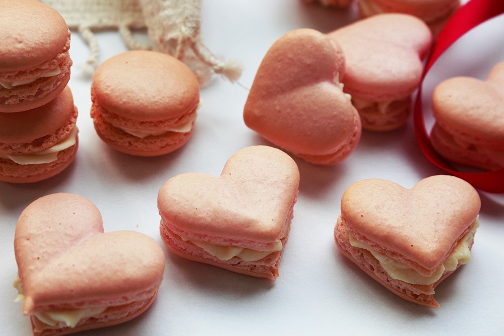 失敗しない！おうちで作るハートのマカロンの画像