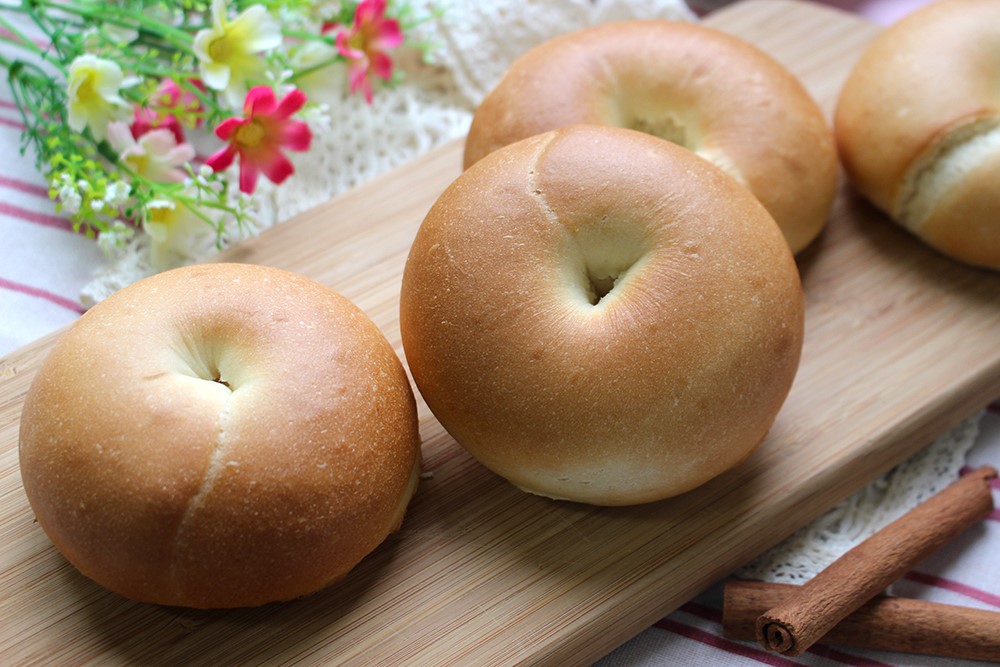 つやっと、もちっと。プレーンベーグルの画像