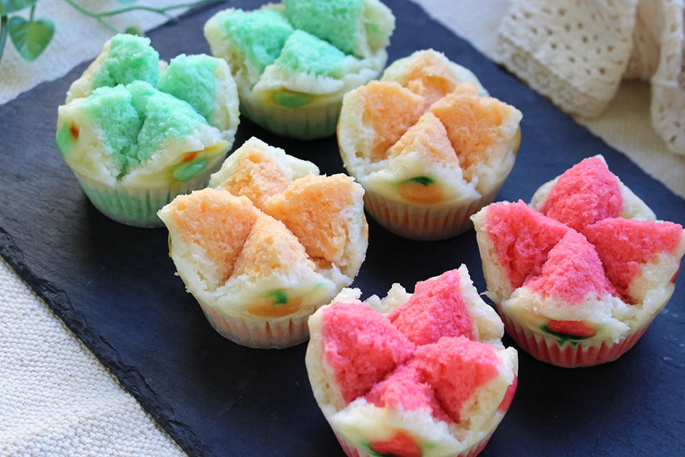 花開く！？カラフル蒸しパンの画像