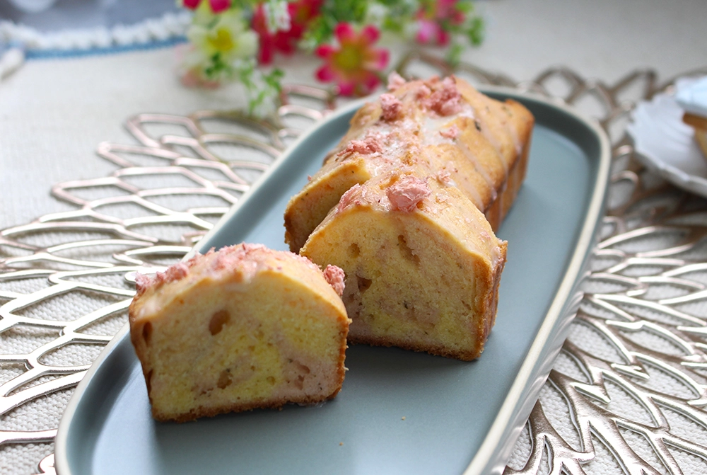 さくら餡入りパウンドケーキの画像