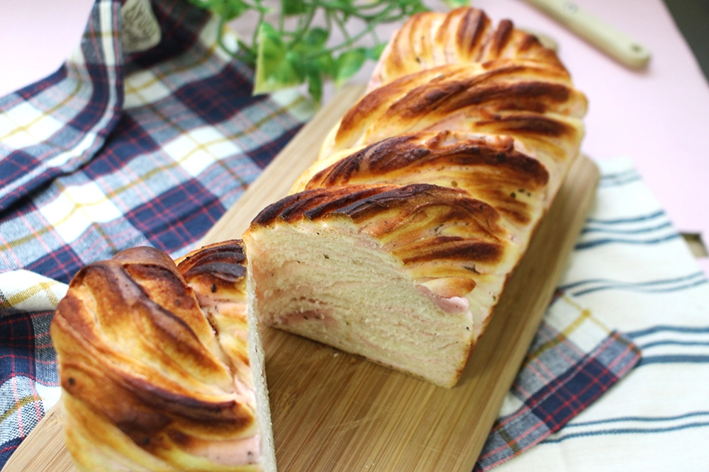 さくら餡でマーブルパンの画像