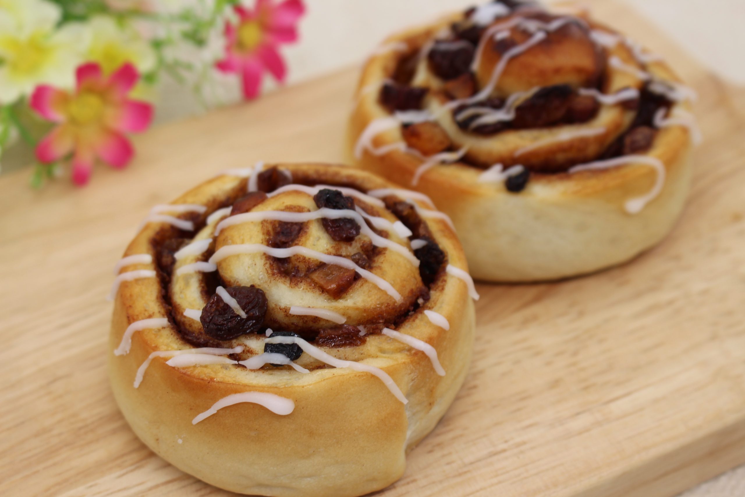 フルーツ入りシナモンロールの画像