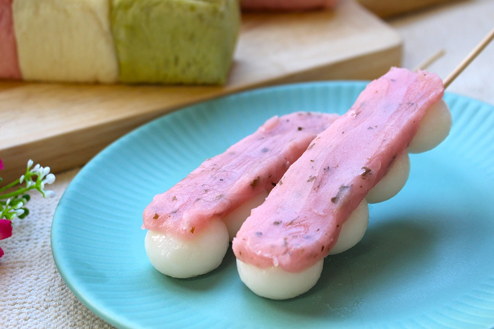 桜香る♪もちもち柔らか桜団子の画像