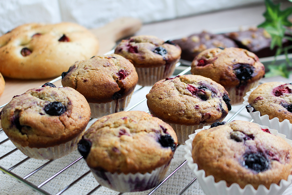 セモリナ粉入りミックスベリーのマフィンの画像