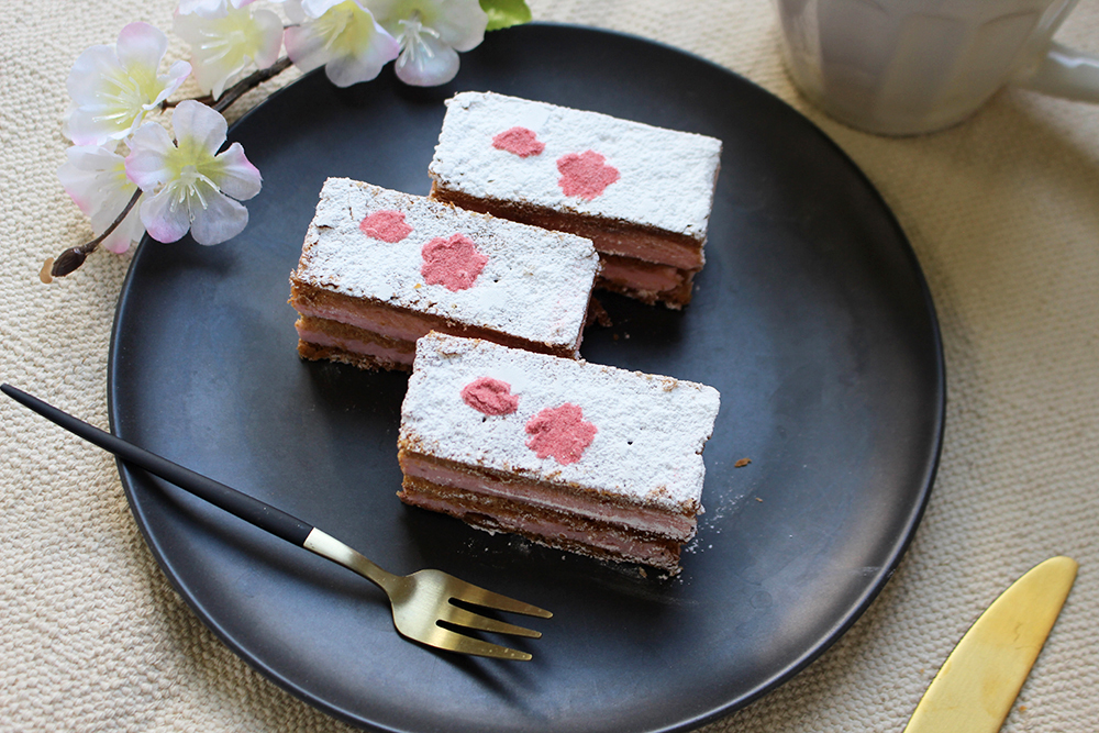 桜のミルフィーユサンドの画像